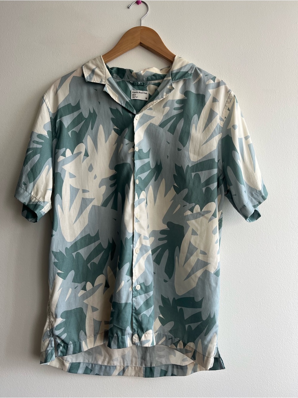 Frank and Oak Tencell Lyosell Resort Shirt with Teal Print Men’s Size Medium